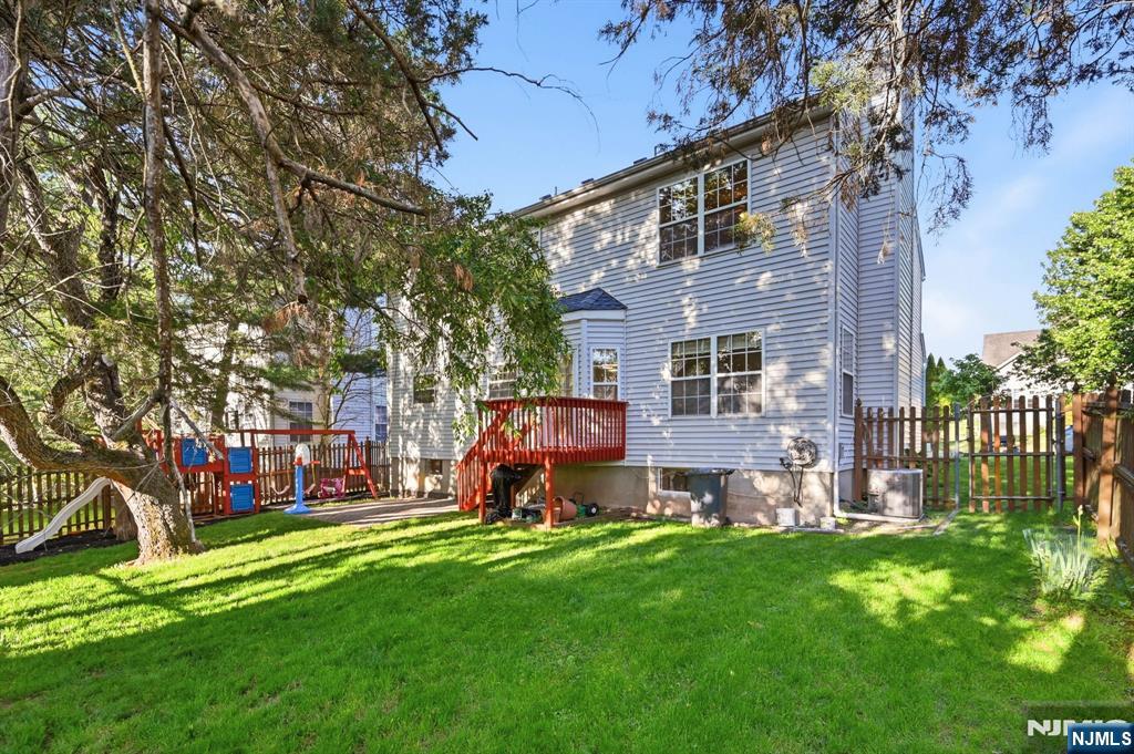 19 Colmart Way — photo 36