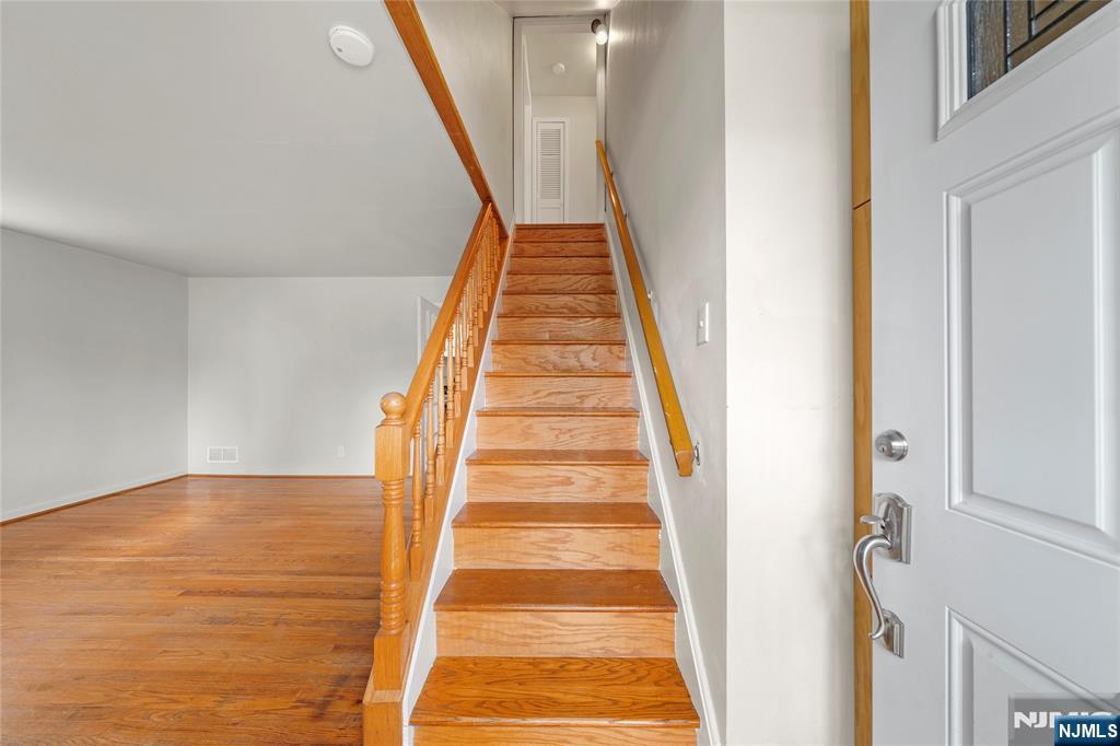 778 John Street - Photo 2