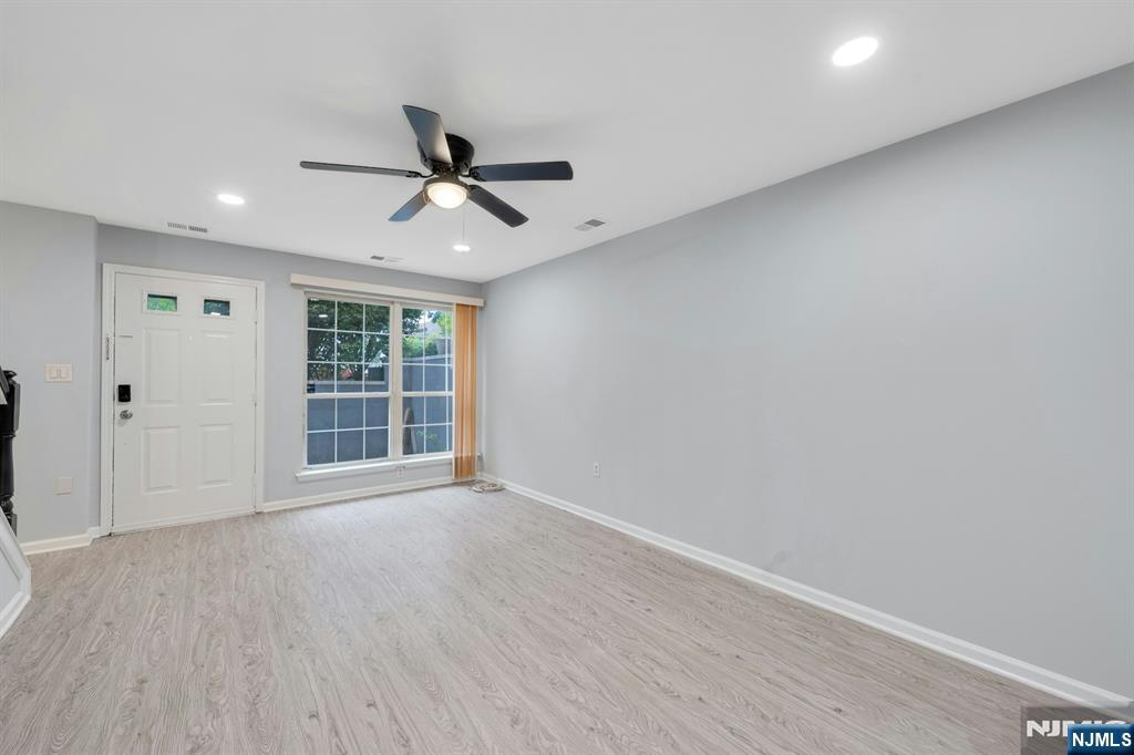 151 W Market Street 1415 - Photo 2