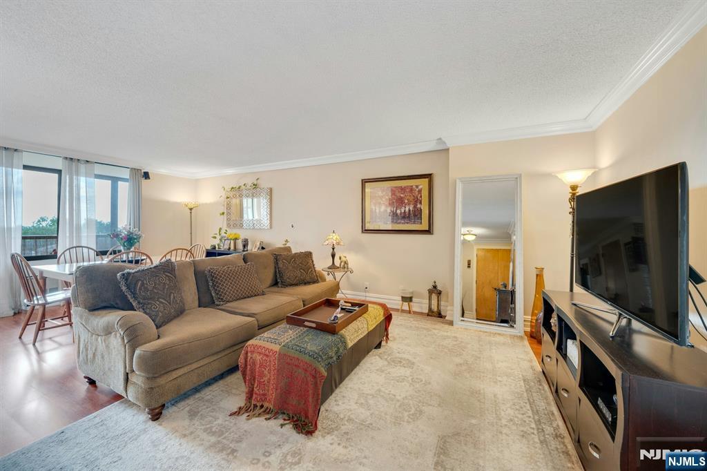 300 Winston Drive C0214 - Photo 4