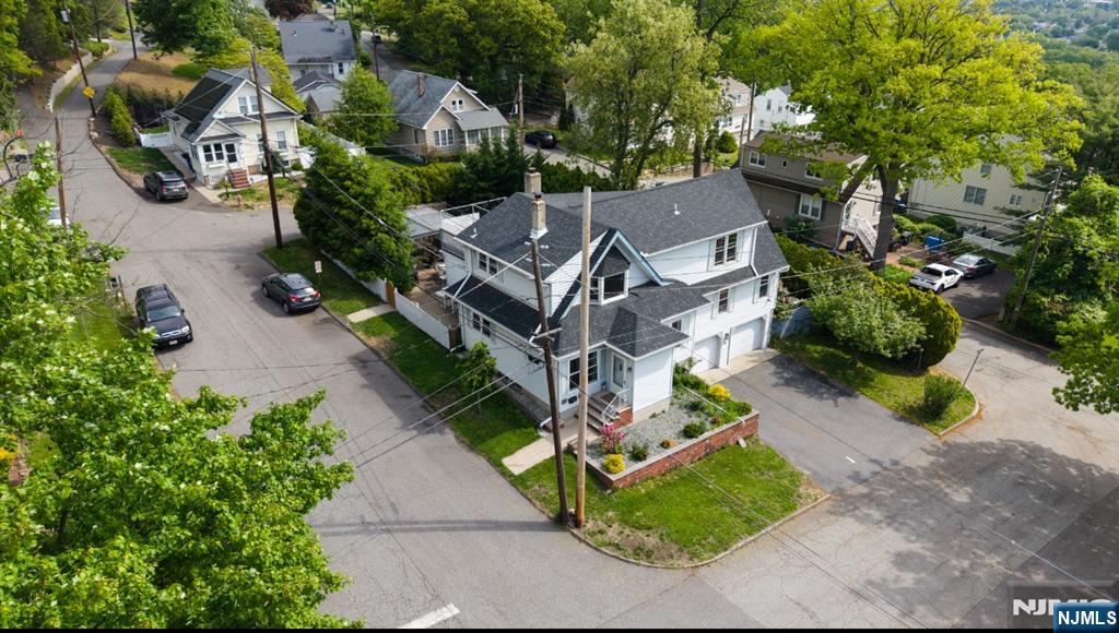 Homes for sale in Hawthorne, NJ | 31 Knoble Pl, Hawthorne, NJ 07506 | MLS# 26017618