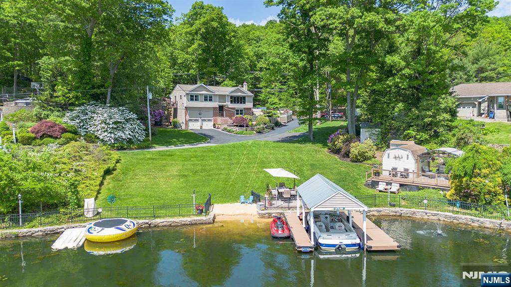 Homes for sale in Hopatcong, NJ | 21 Skyline Dr, Hopatcong, NJ 07821 | MLS# 26017636