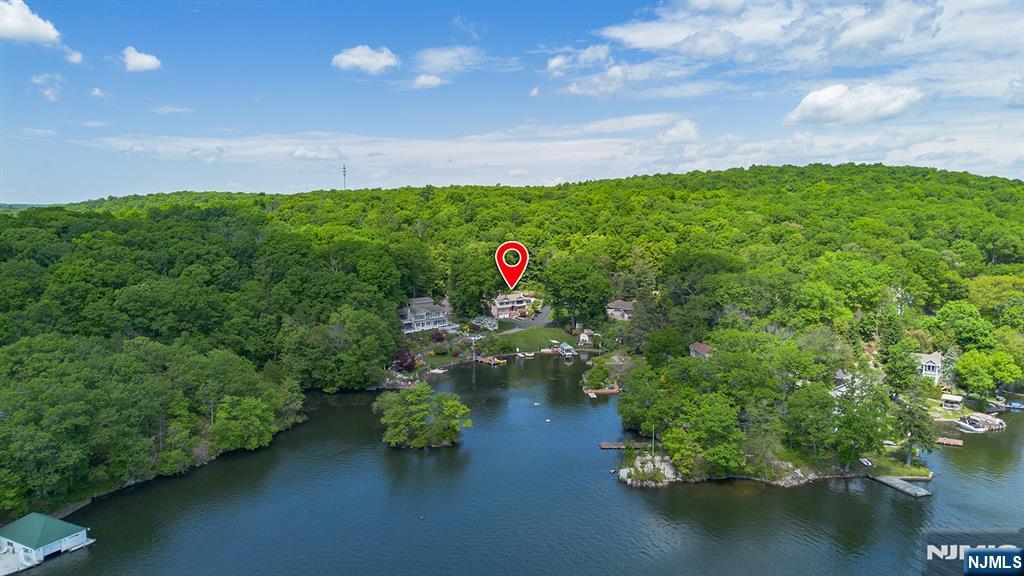 Homes for sale in Hopatcong, NJ | 21 Skyline Dr, Hopatcong, NJ 07821 | MLS# 26017636