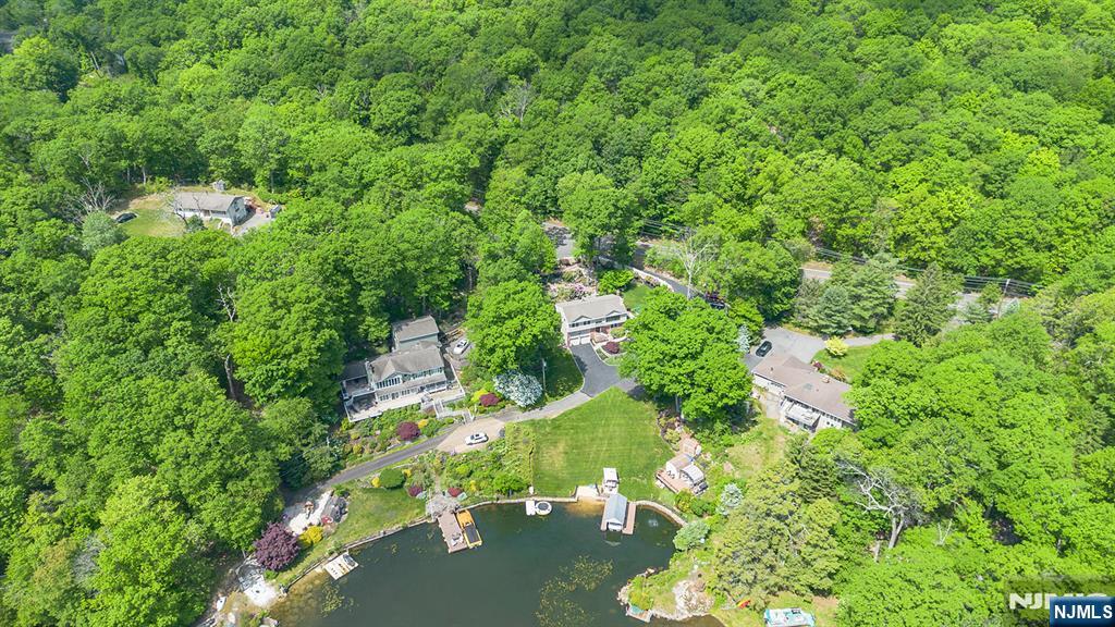Homes for sale in Hopatcong, NJ | 21 Skyline Dr, Hopatcong, NJ 07821 | MLS# 26017636