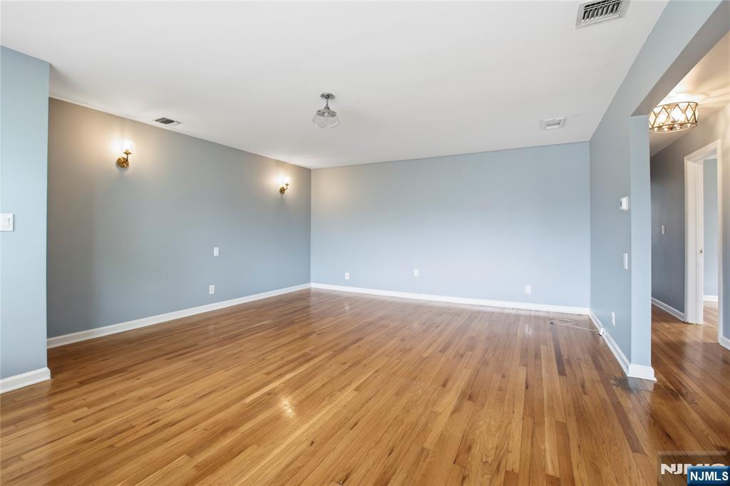 112 E Ackerman Avenue B right side - Photo 2