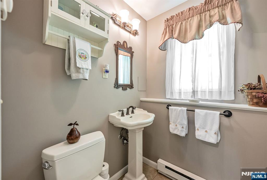 19 Rabbit Run, West Milford, NJ 07435 Listing Photo  14