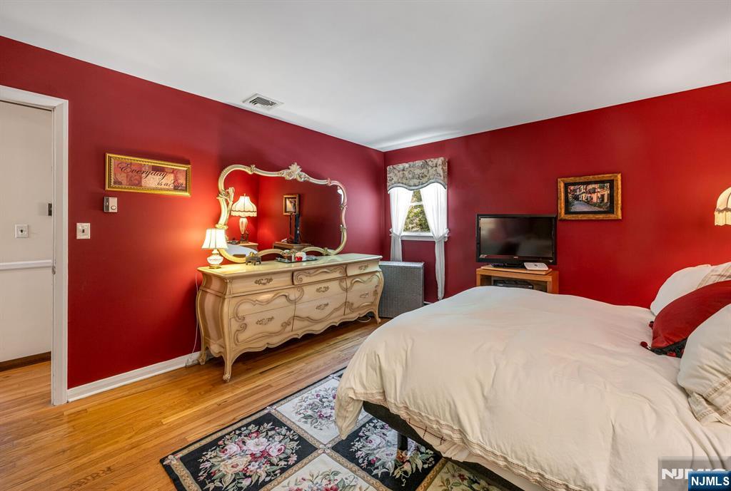 19 Rabbit Run, West Milford, NJ 07435 Listing Photo  16