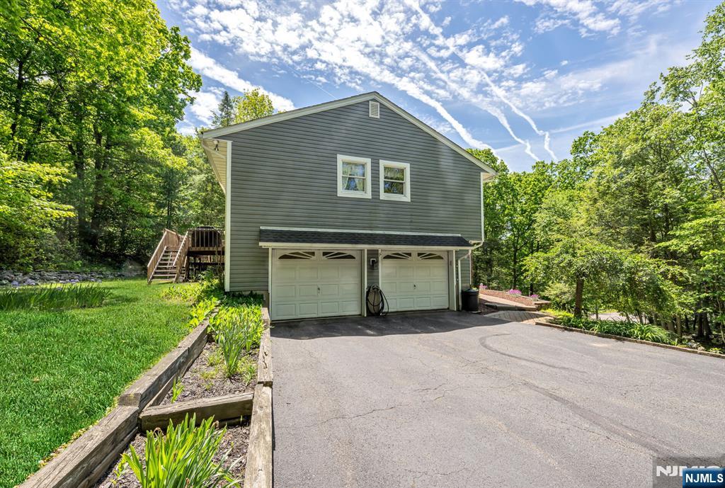 19 Rabbit Run, West Milford, NJ 07435 Listing Photo  26