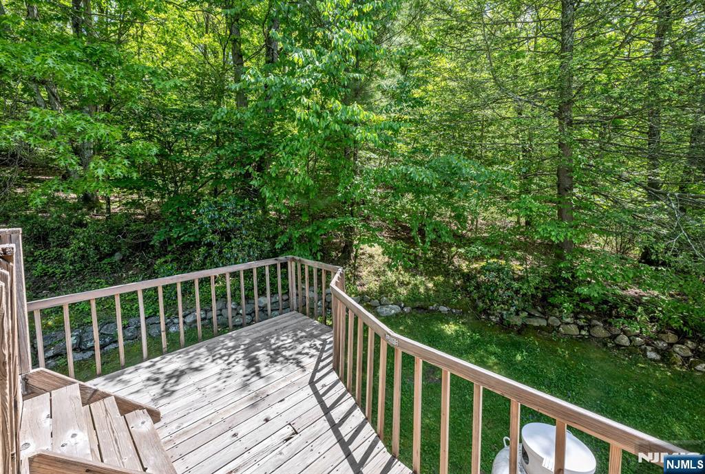 19 Rabbit Run, West Milford, NJ 07435 Listing Photo  30