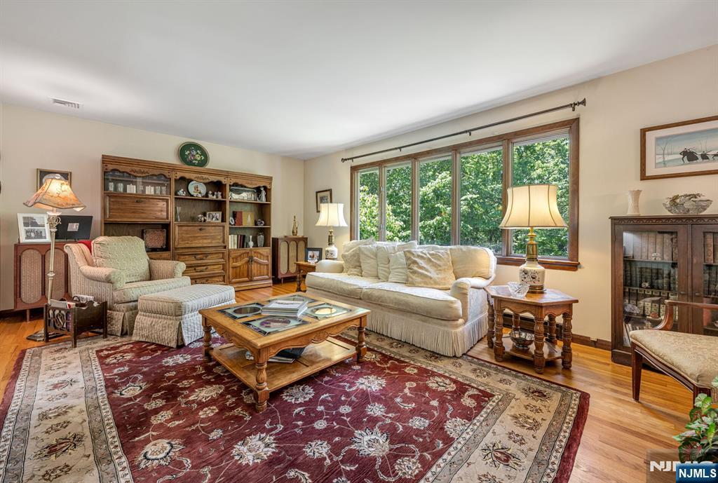 19 Rabbit Run, West Milford, NJ 07435 Listing Photo  5