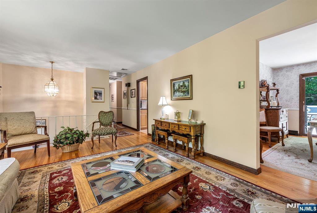 19 Rabbit Run, West Milford, NJ 07435 Listing Photo  7