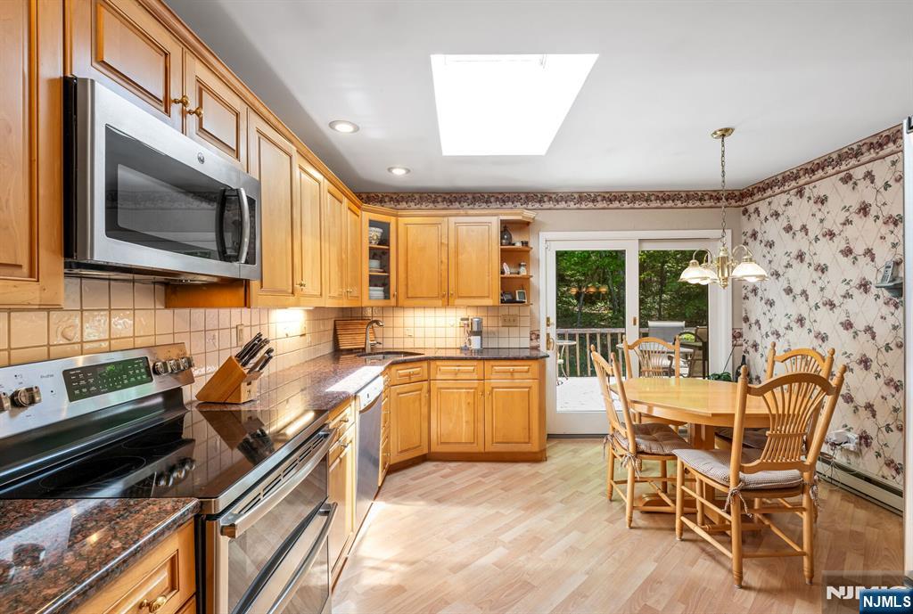 19 Rabbit Run, West Milford, NJ 07435 Listing Photo  9