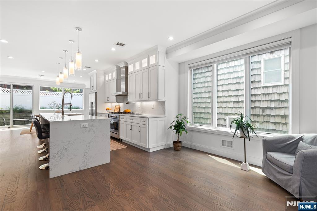 1480 15th Street, #B, Fort Lee, NJ 07024 Listing Photo  6