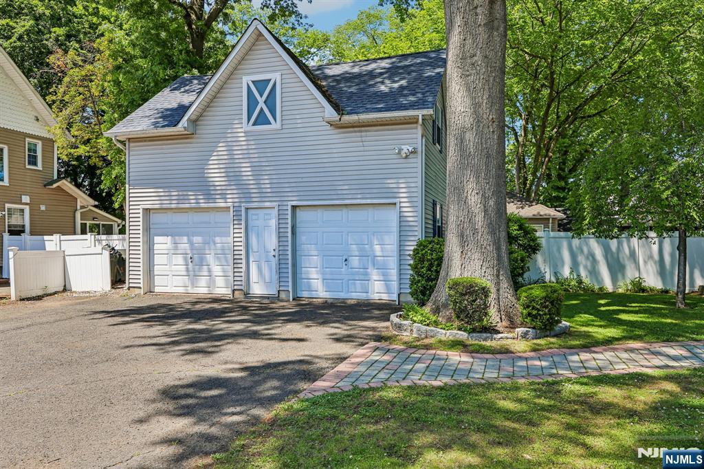 2 car garage rented separately