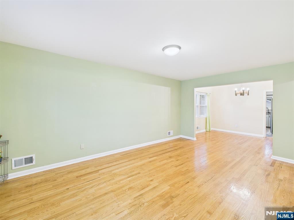 114 Ackerman Avenue - Photo 3