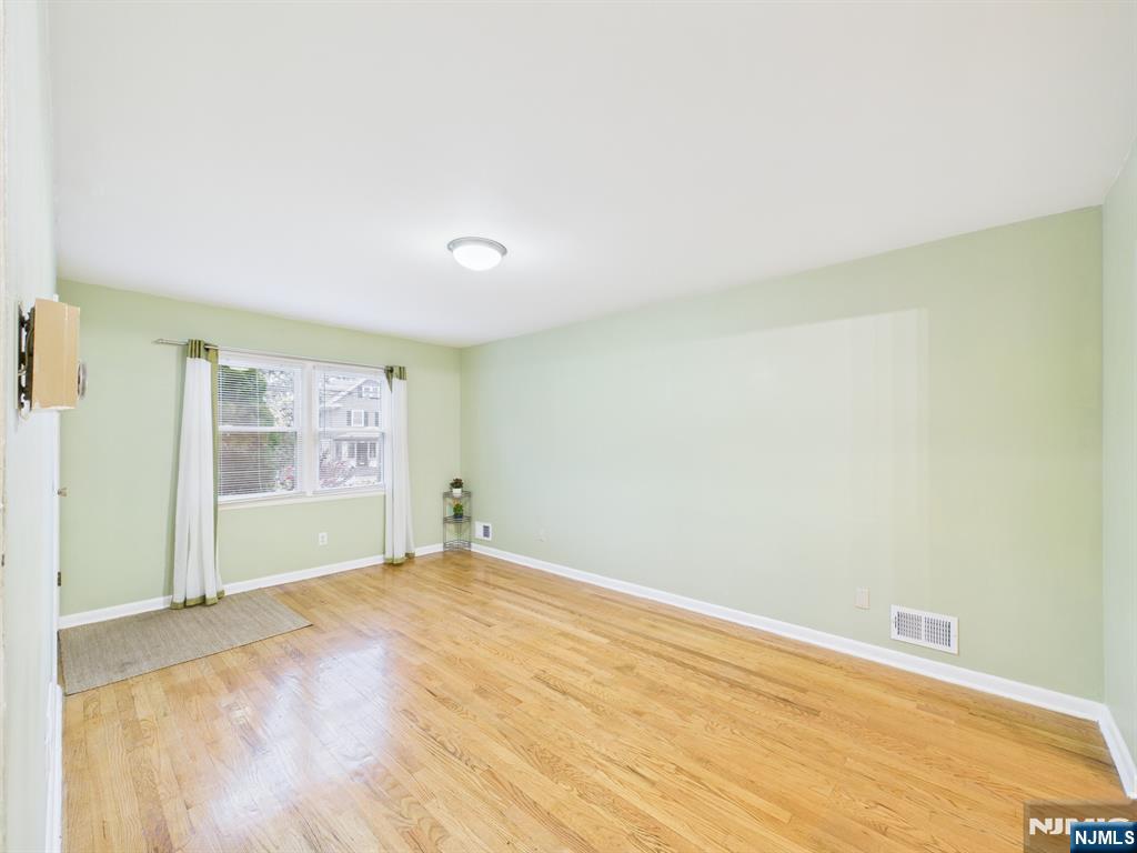 114 Ackerman Avenue - Photo 5