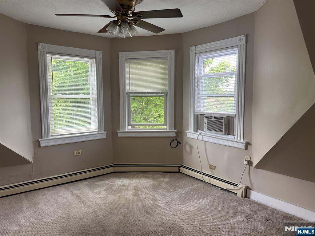 211 Woodside Avenue 3rd fl - Photo 3