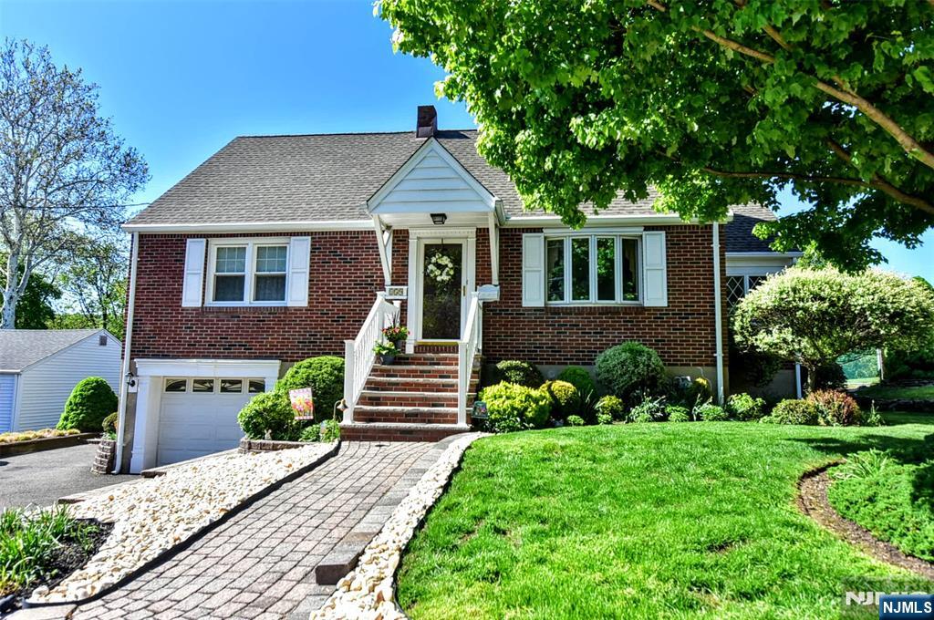 Homes for sale in North Haledon, NJ | 159 Overlook Ave, North Haledon, NJ 07508 | MLS# 26017688