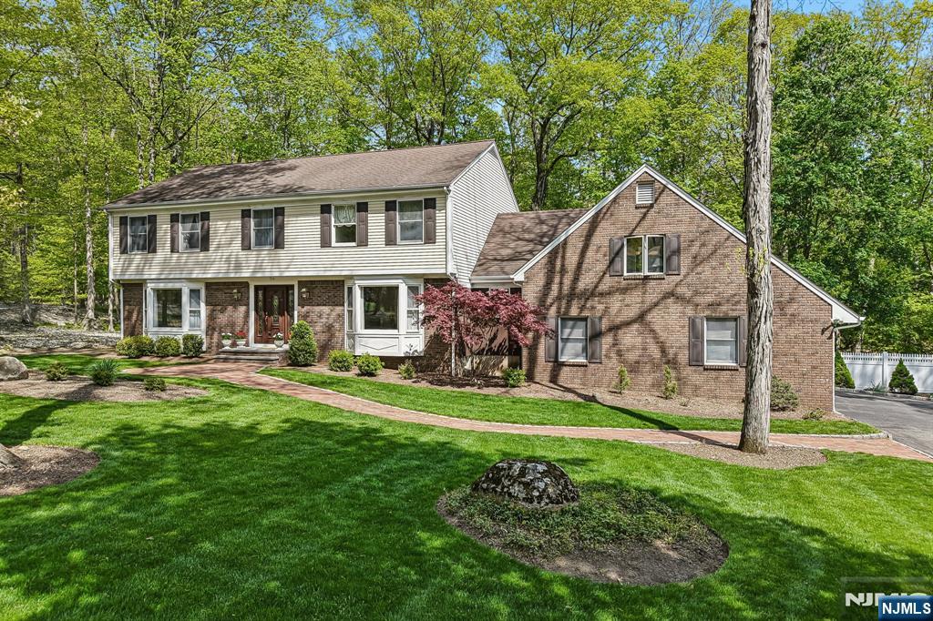 Homes for sale in Franklin Lakes, NJ | 716 Windswept Ln, Franklin Lakes, NJ 07417 | MLS# 26017689