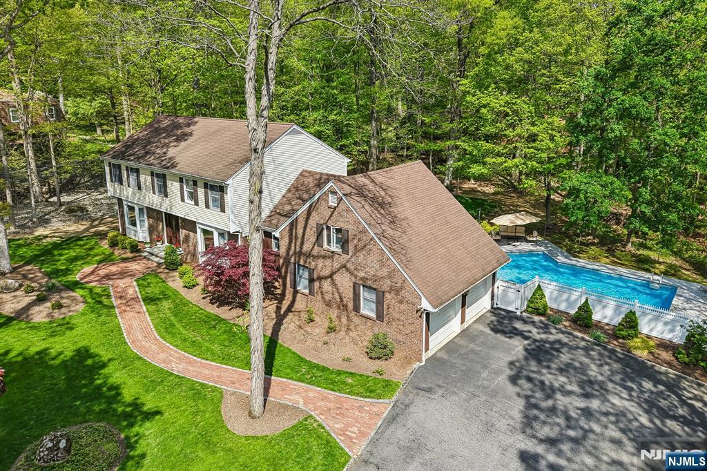 Homes for sale in Franklin Lakes, NJ | 716 Windswept Ln, Franklin Lakes, NJ 07417 | MLS# 26017689