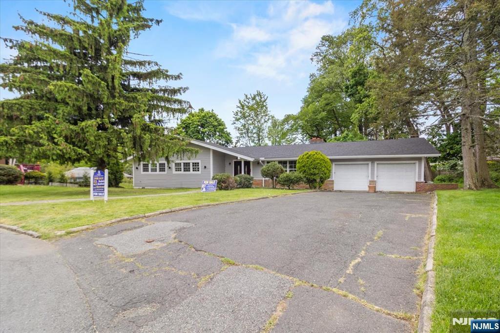 496 Seven Oaks Court - Photo 2