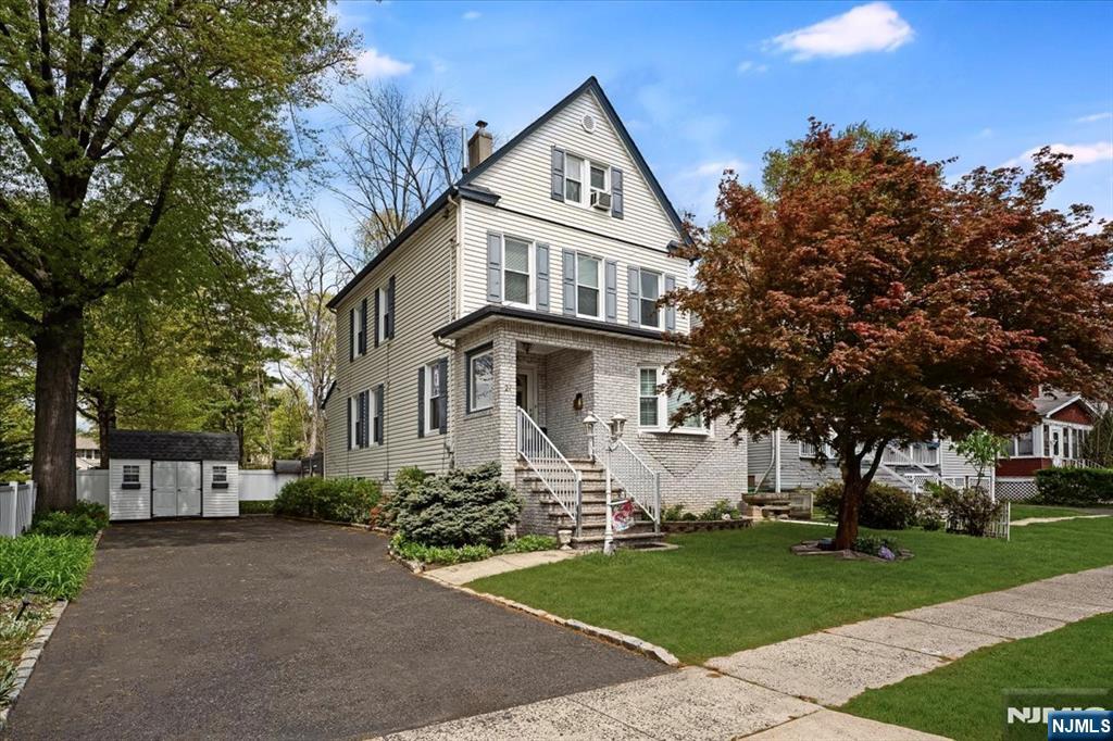 <p>Listings That Reflect Our Standards</p>