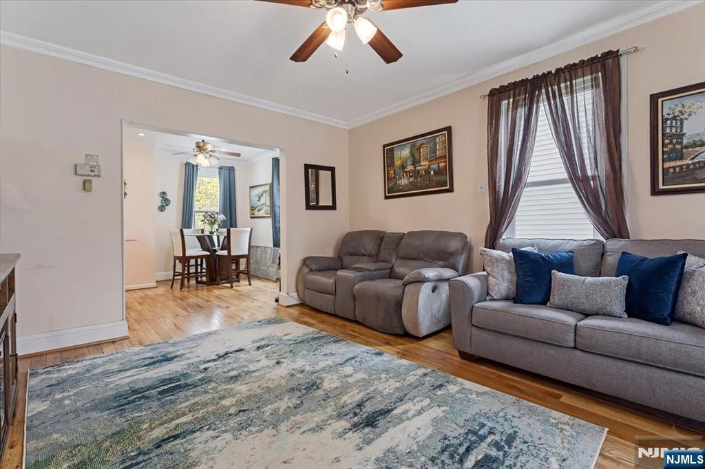 21 Grant Avenue - Photo 2