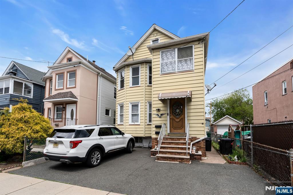 199 Hayward Place - Photo 1