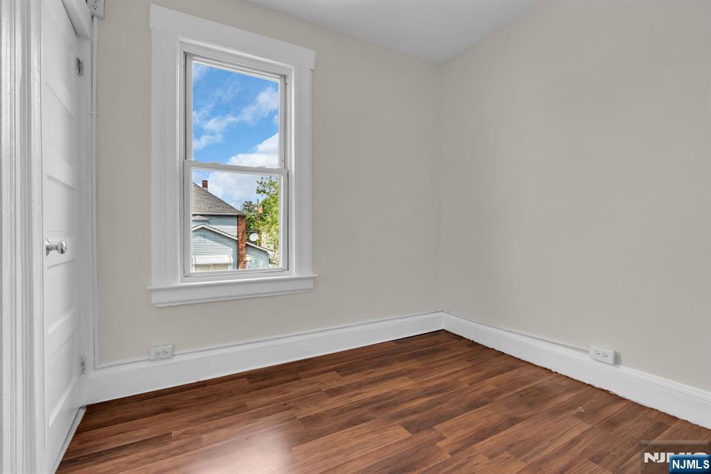 199 Hayward Place - Photo 5
