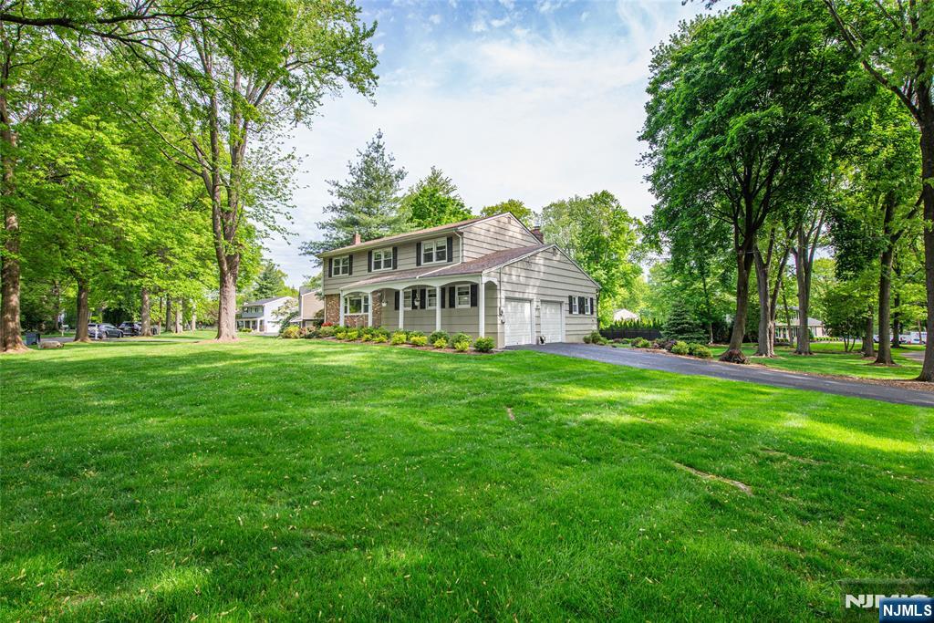 Homes for sale in Wyckoff, NJ | 102 Robertson Dr, Wyckoff, NJ 07481 | MLS# 26017715