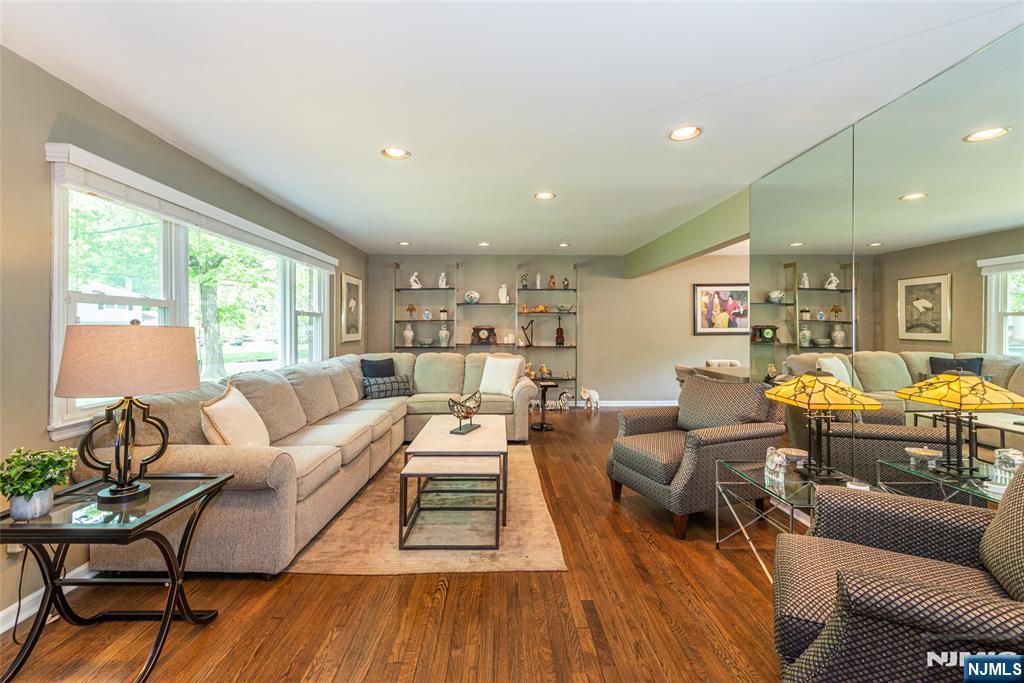 Homes for sale in Wyckoff, NJ | 102 Robertson Dr, Wyckoff, NJ 07481 | MLS# 26017715
