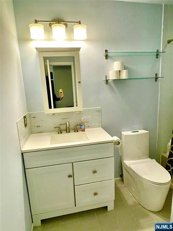 2nd Full Bathroom