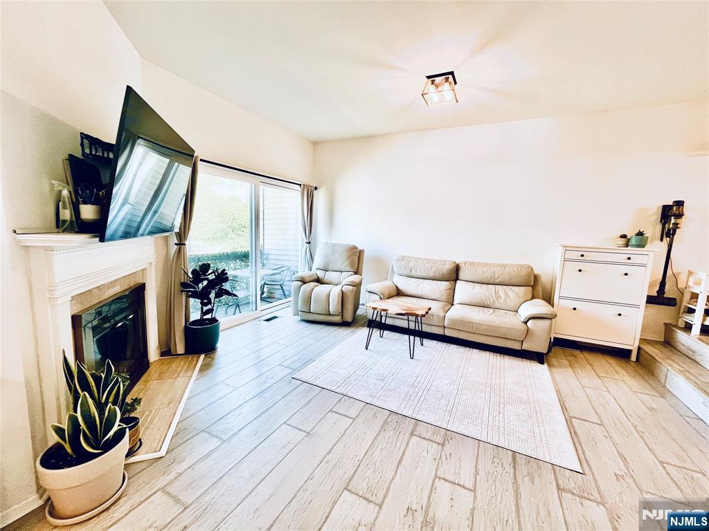 504 Windsor Drive, Palisades Park, NJ 07650 Listing Photo  5