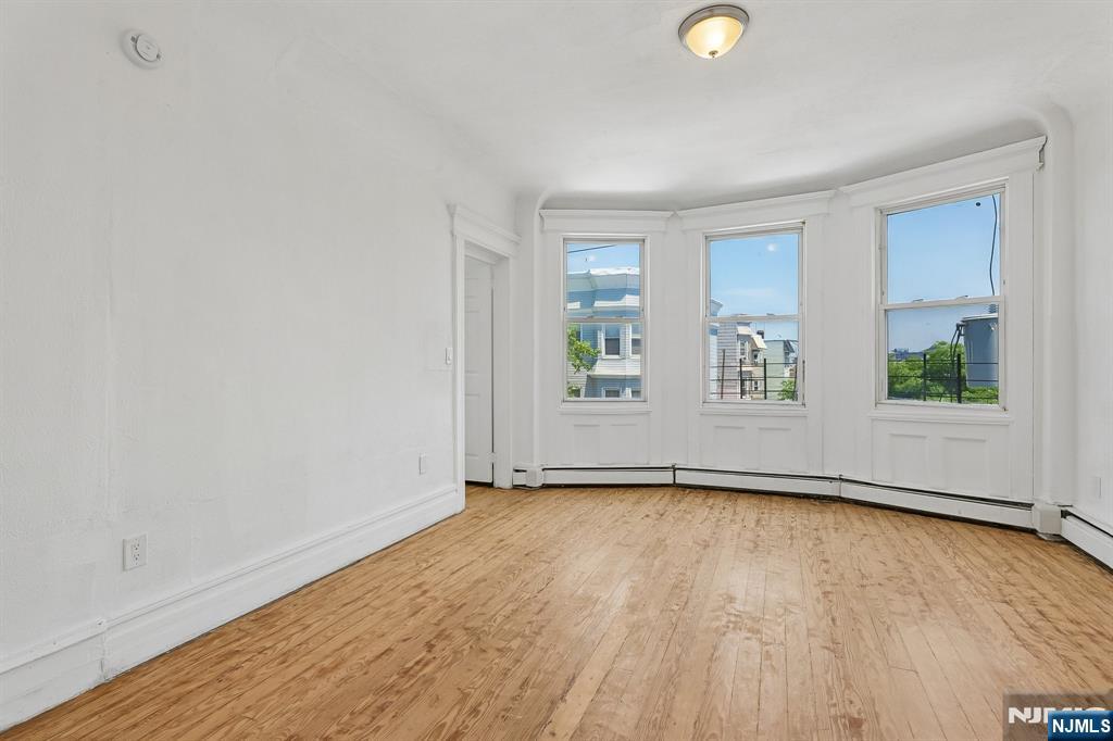 55 Hawkins Street — photo 33