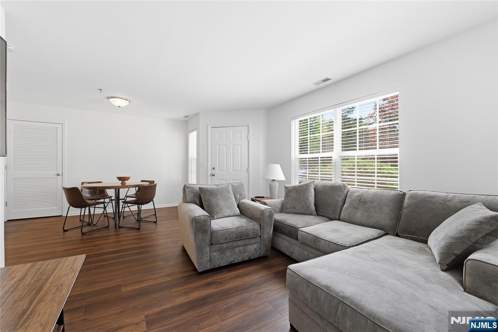 5301 Tudor Drive - Photo 5