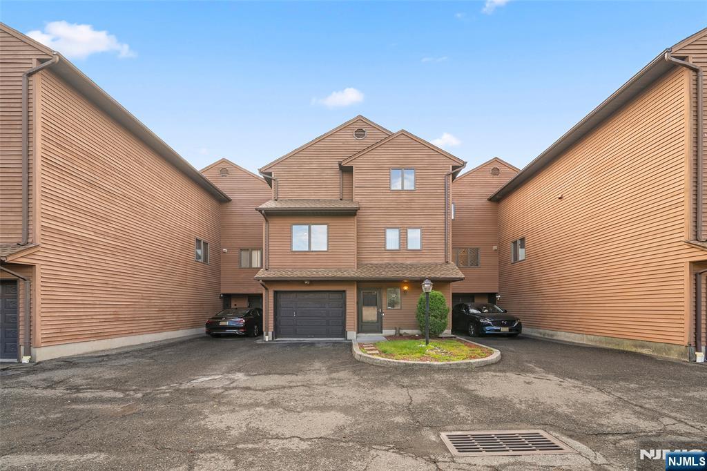 <p>Listings That Reflect Our Standards</p>