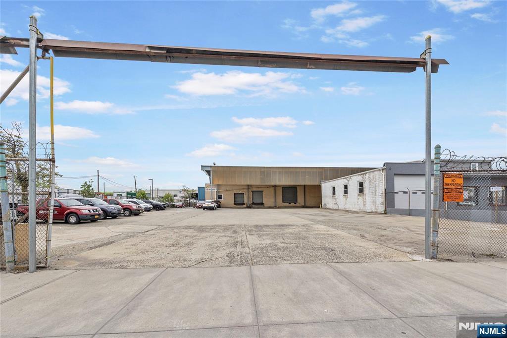 370-376 Adams Street - Photo 1