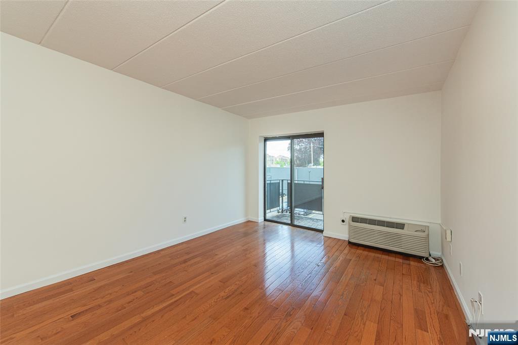 5 Linden St #3J, Hackensack, NJ 07601