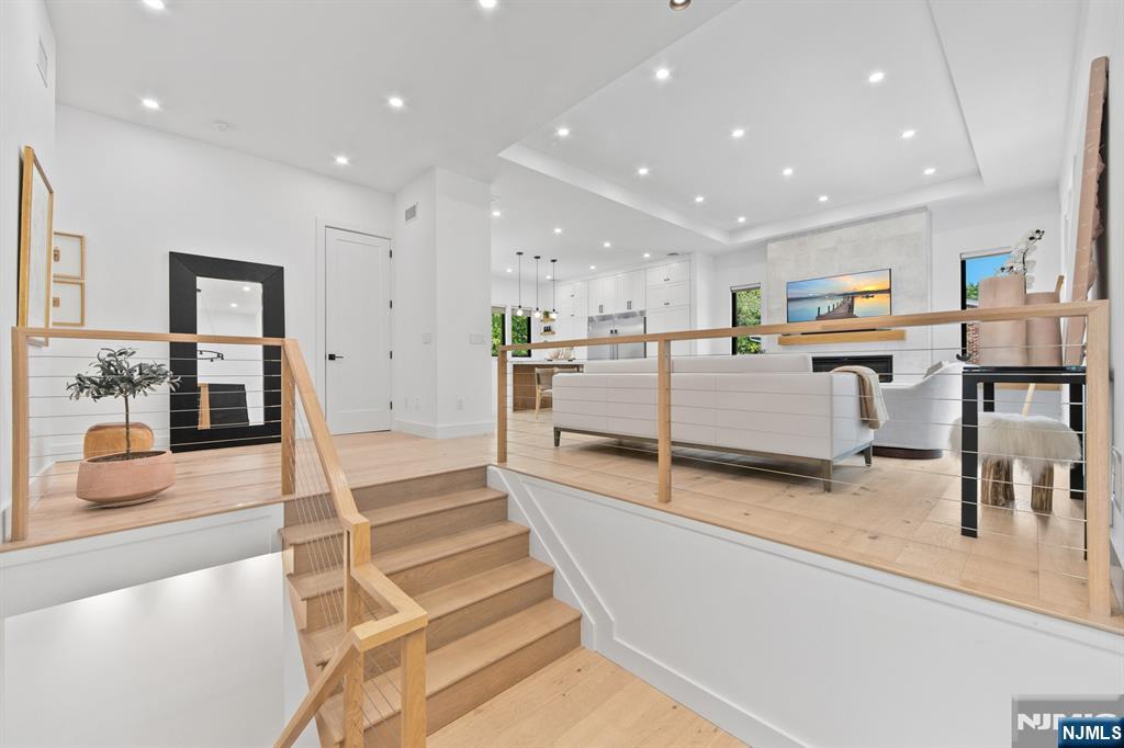 284 Castle Drive, Englewood Cliffs, NJ 07632 Listing Photo  10