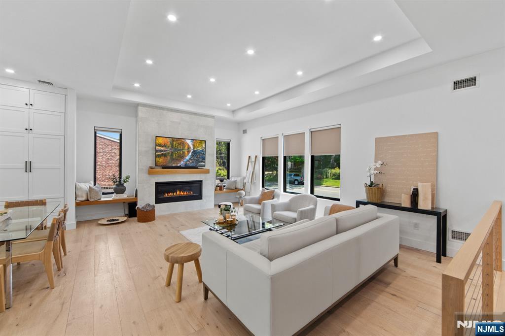 284 Castle Drive, Englewood Cliffs, NJ 07632 Listing Photo  12