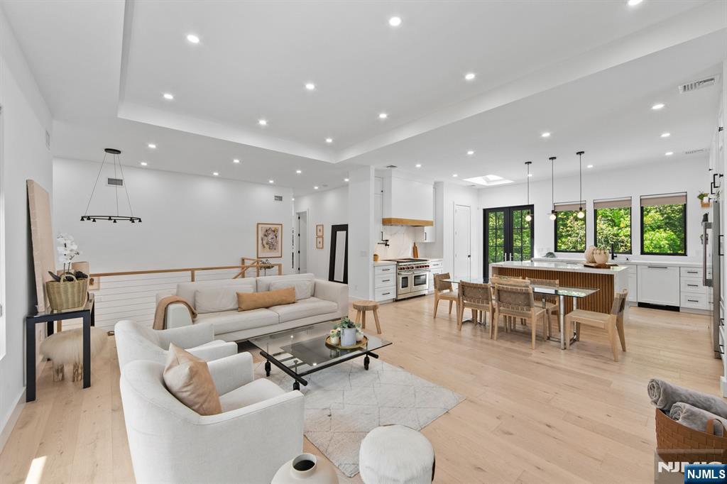 284 Castle Drive, Englewood Cliffs, NJ 07632 Listing Photo  14