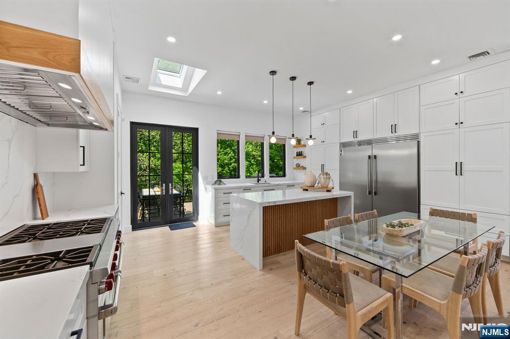 284 Castle Drive, Englewood Cliffs, NJ 07632 Listing Photo  16
