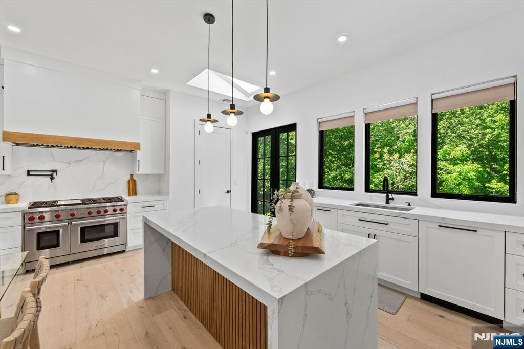 284 Castle Drive, Englewood Cliffs, NJ 07632 Listing Photo  17