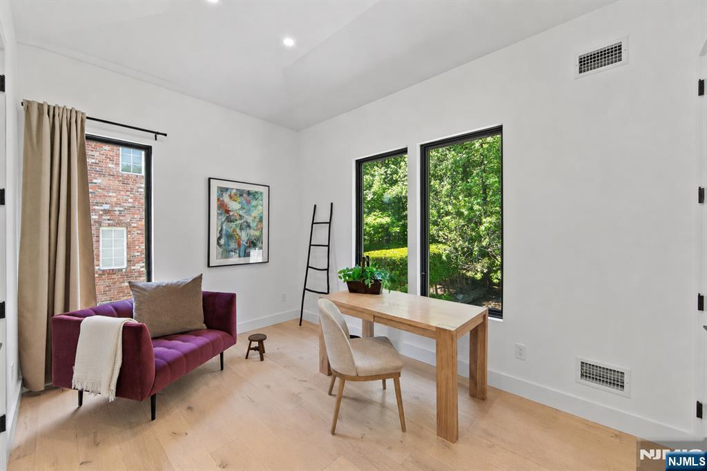 284 Castle Drive, Englewood Cliffs, NJ 07632 Listing Photo  32