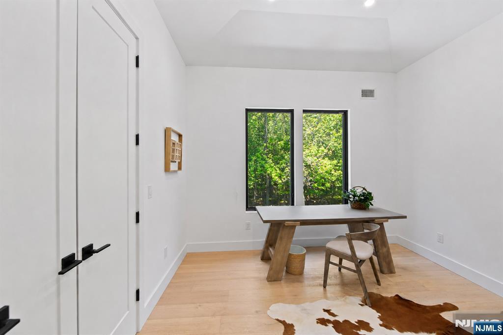 284 Castle Drive, Englewood Cliffs, NJ 07632 Listing Photo  33