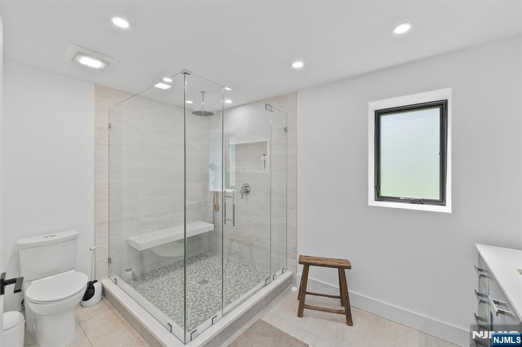284 Castle Drive, Englewood Cliffs, NJ 07632 Listing Photo  41