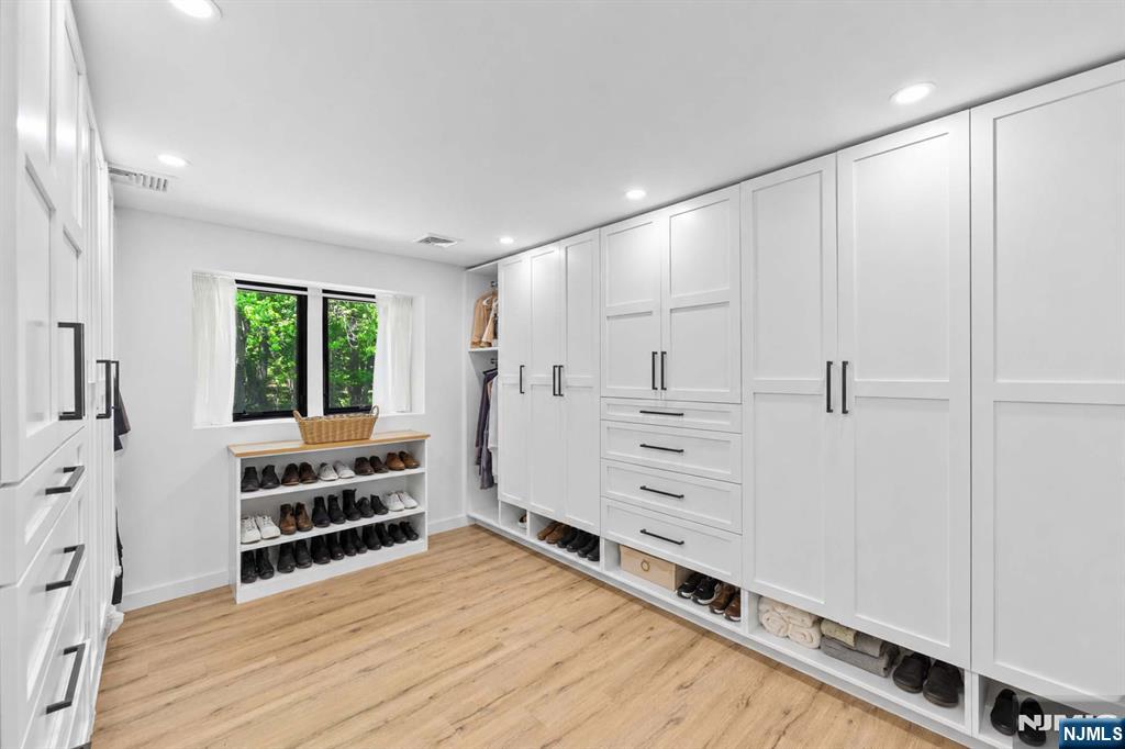 284 Castle Drive, Englewood Cliffs, NJ 07632 Listing Photo  43