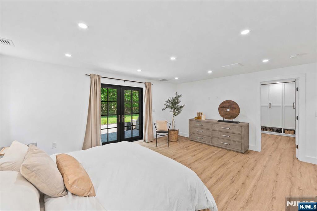 284 Castle Drive, Englewood Cliffs, NJ 07632 Listing Photo  44