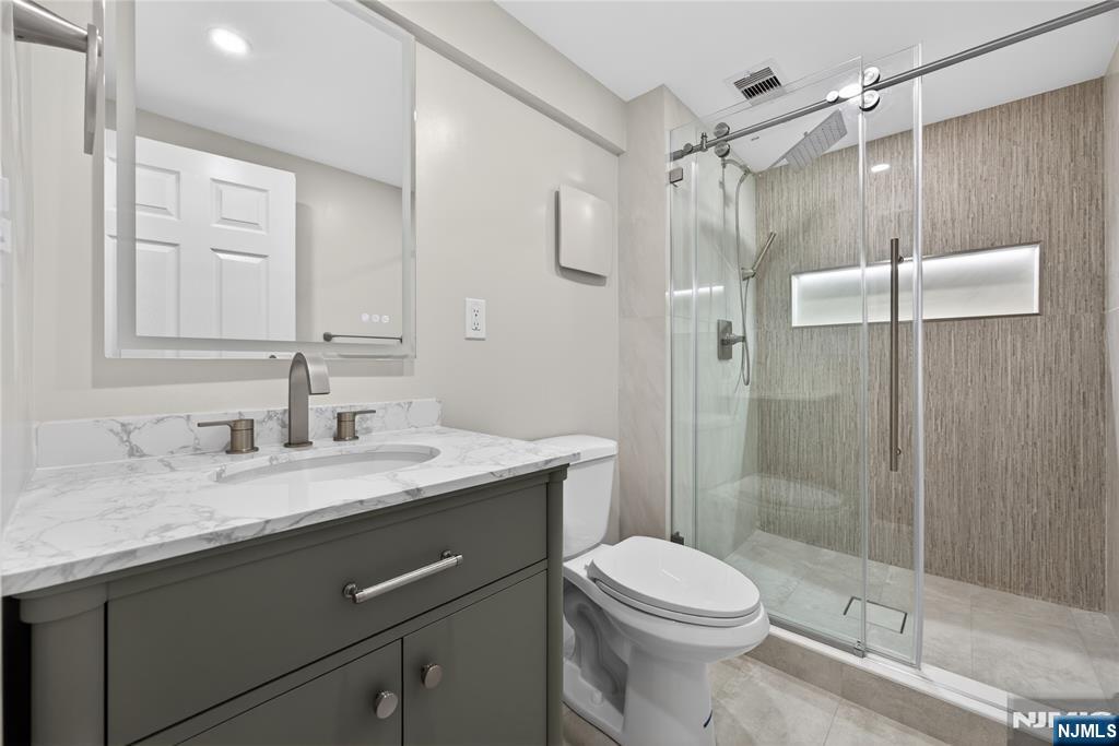 556 Princeton Street, New Milford, NJ 07646 Listing Photo  32