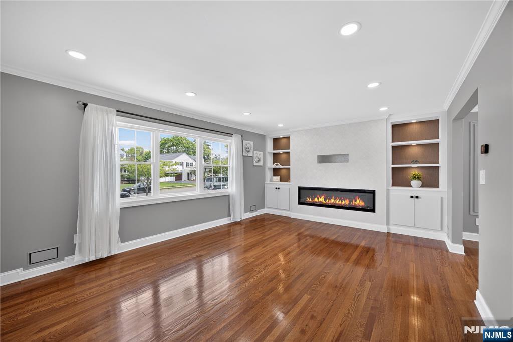 556 Princeton Street, New Milford, NJ 07646 Listing Photo  8